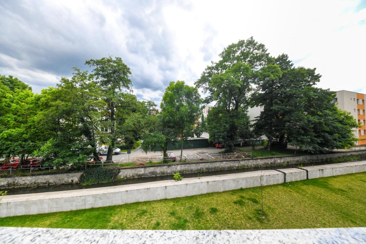 Modern Apartment In A Quiet Area Cluj-Napoca Exteriör bild
