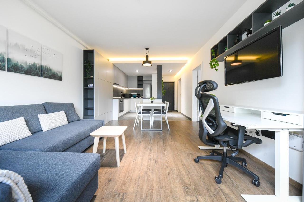 Modern Apartment In A Quiet Area Cluj-Napoca Exteriör bild